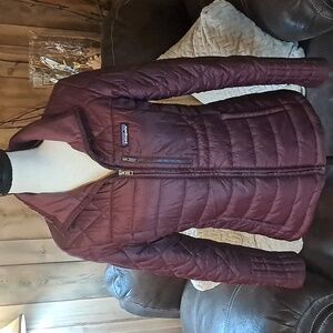Patagonia Insulated Women's Burgundy Nano Puffer Hood Jacket Coat Hiking Cabin